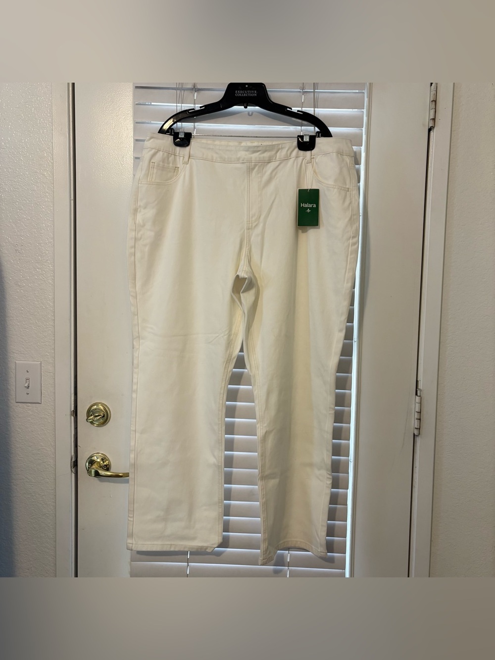 HALARA Flex Denim Women’s Plus Size 2X Regular White Ivory Straight Leg Stretch